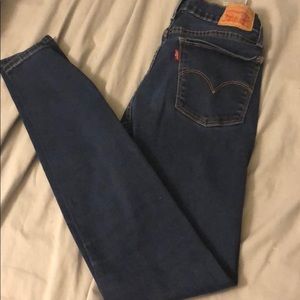 Levi’s 710 Super Skinny Jean